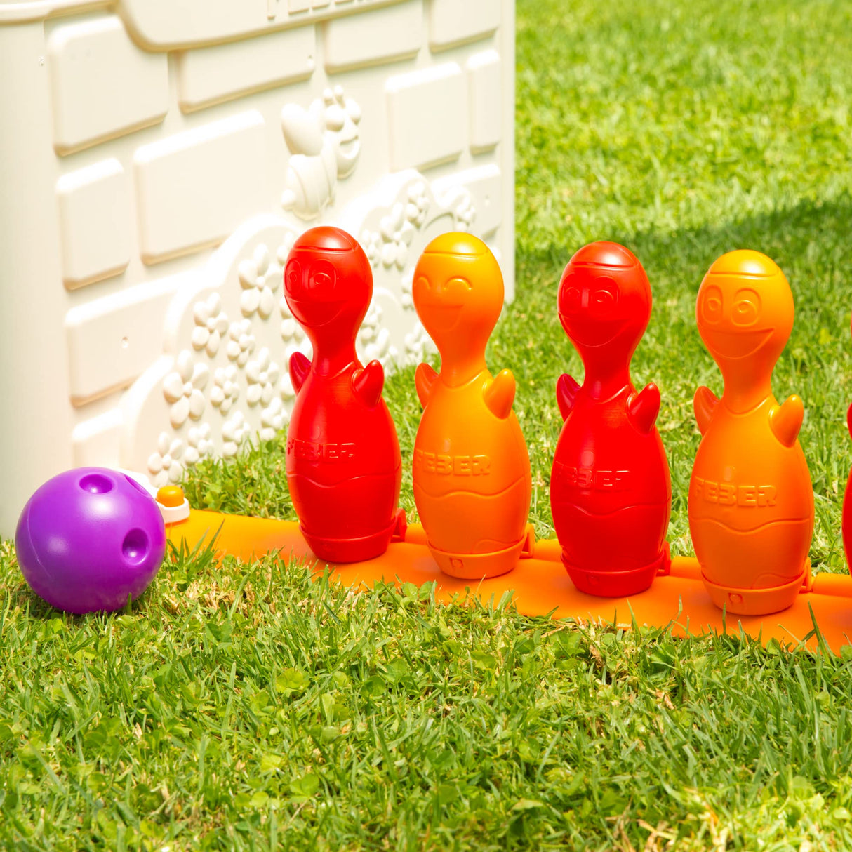 FEBER - Multi-Activity House 6 en 1, Casa de Jardín con 6 Actividades Plegables, Robusto y Fácil de Montar, Protección UV, para Niños a Partir de 3 años, Famosa (800013048), Versión previa