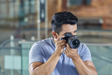 Sony Alpha 7 IV - Cámara sin espejo con objetivo Sony 28-70 mm F3.5-5.6 (33 MP, enfoque automático en tiempo real, 10 fps, 4K60p, pantalla táctil multiángulo, batería Z), Color Negro