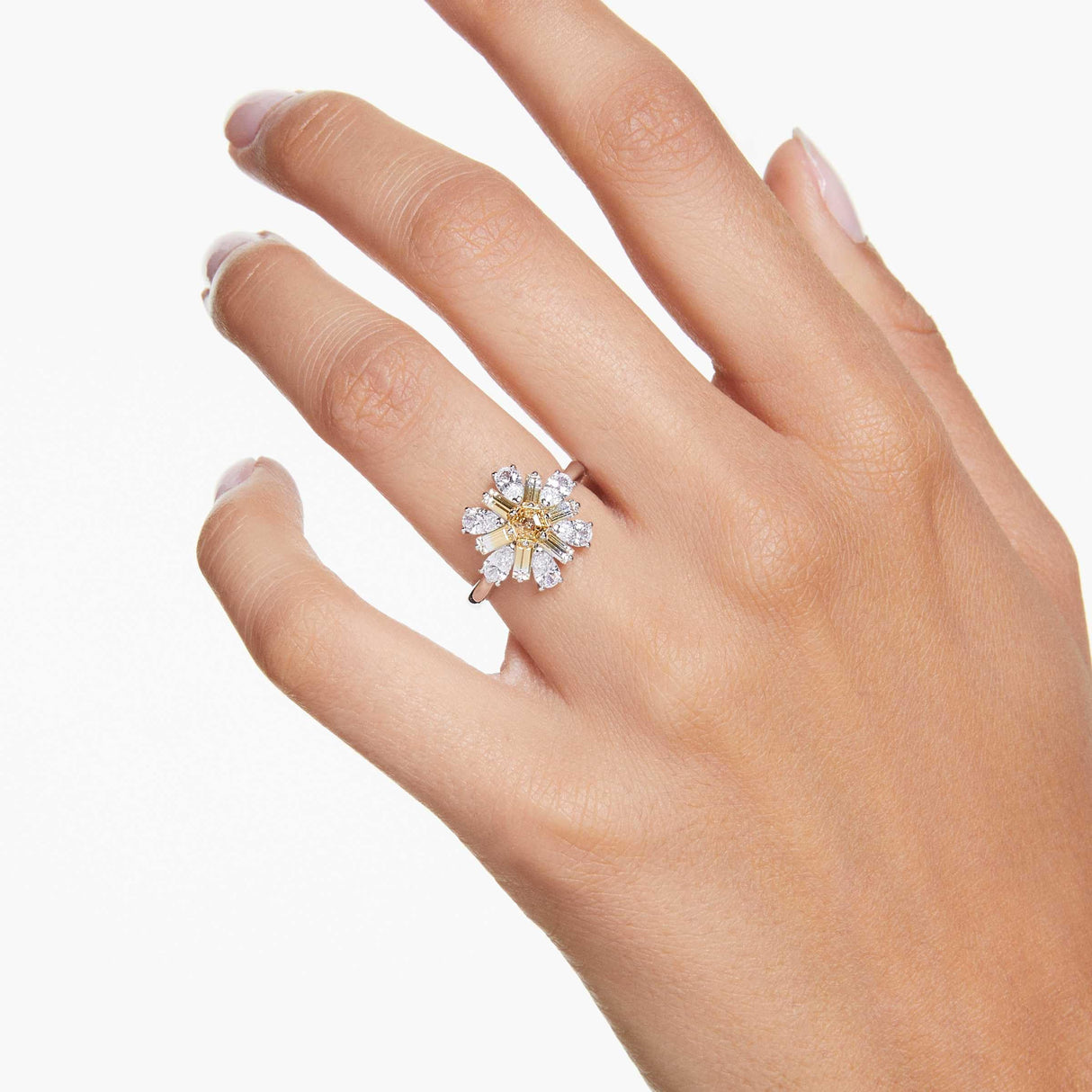 Swarovski Anillo de cóctel Idyllia, Tallas mixtas, Flor, Amarillo, Baño de rodio, 50-55