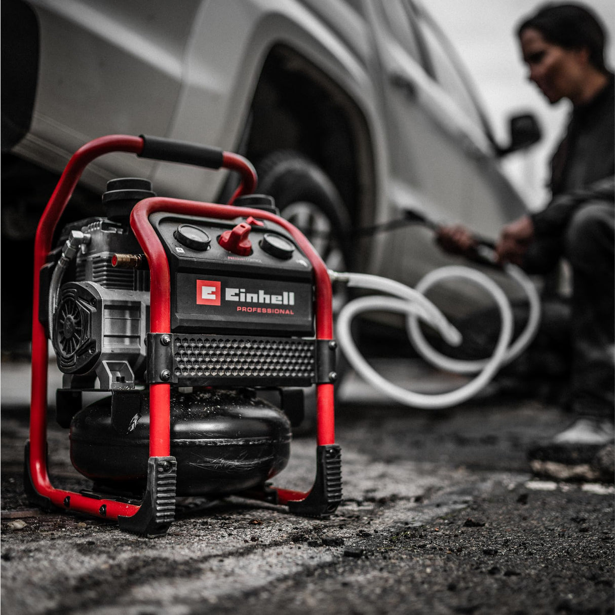 Einhell Professional Compresor con batería SILENZZO 18/160 Power X-Change (18 V, máx. 8 bar, depósito de 6 l, potencia de aspiración 160 l/min, manómetro, sin aceite, silencioso, sin batería)