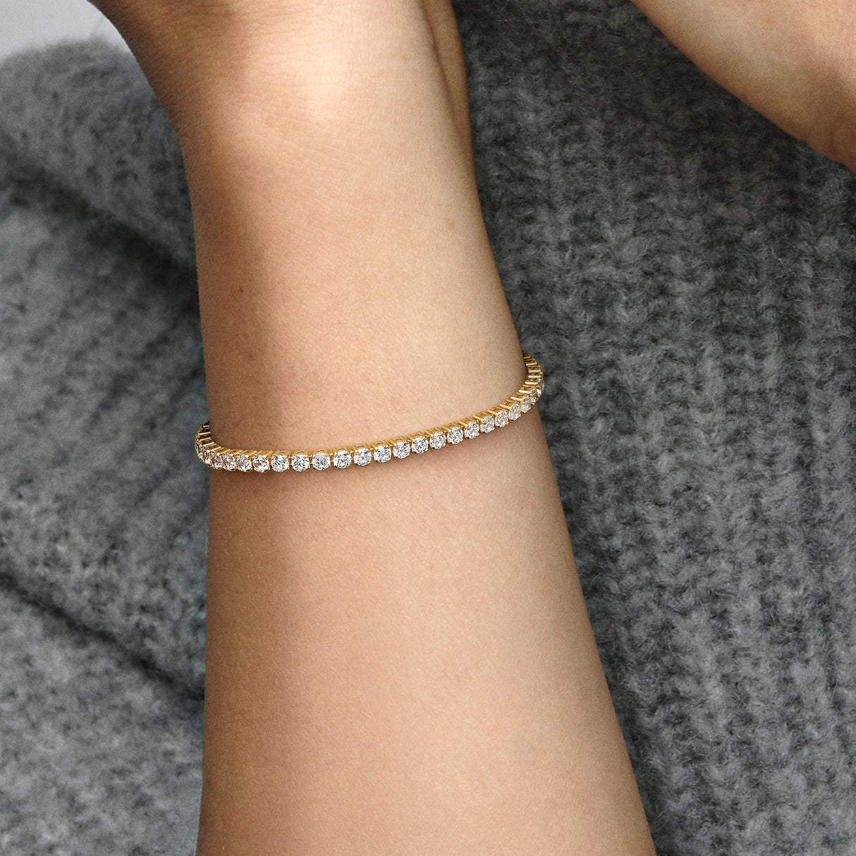Pandora Timeless Pulsera chapada en oro de 14 quilates con circonitas cúbicas transparentes, 20