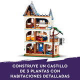 LEGO Friends Hostal del Castillo de Juguete, Juego con Hotel y 4 Mini Muñecos, Regalo para Niñas y Niños de 12 Años o Más, Figura de un Perro y Accesorios, Decoración para la Estantería 42638
