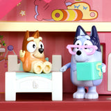 Bluey Ultimate Lights & Sounds Playhouse & Toy Box, a partir de 3 años, Figuras de 2.5-3 Pulgadas, Incluye 29 accesorios, 1 hoja de calcomanías (Moose Toys 17388)