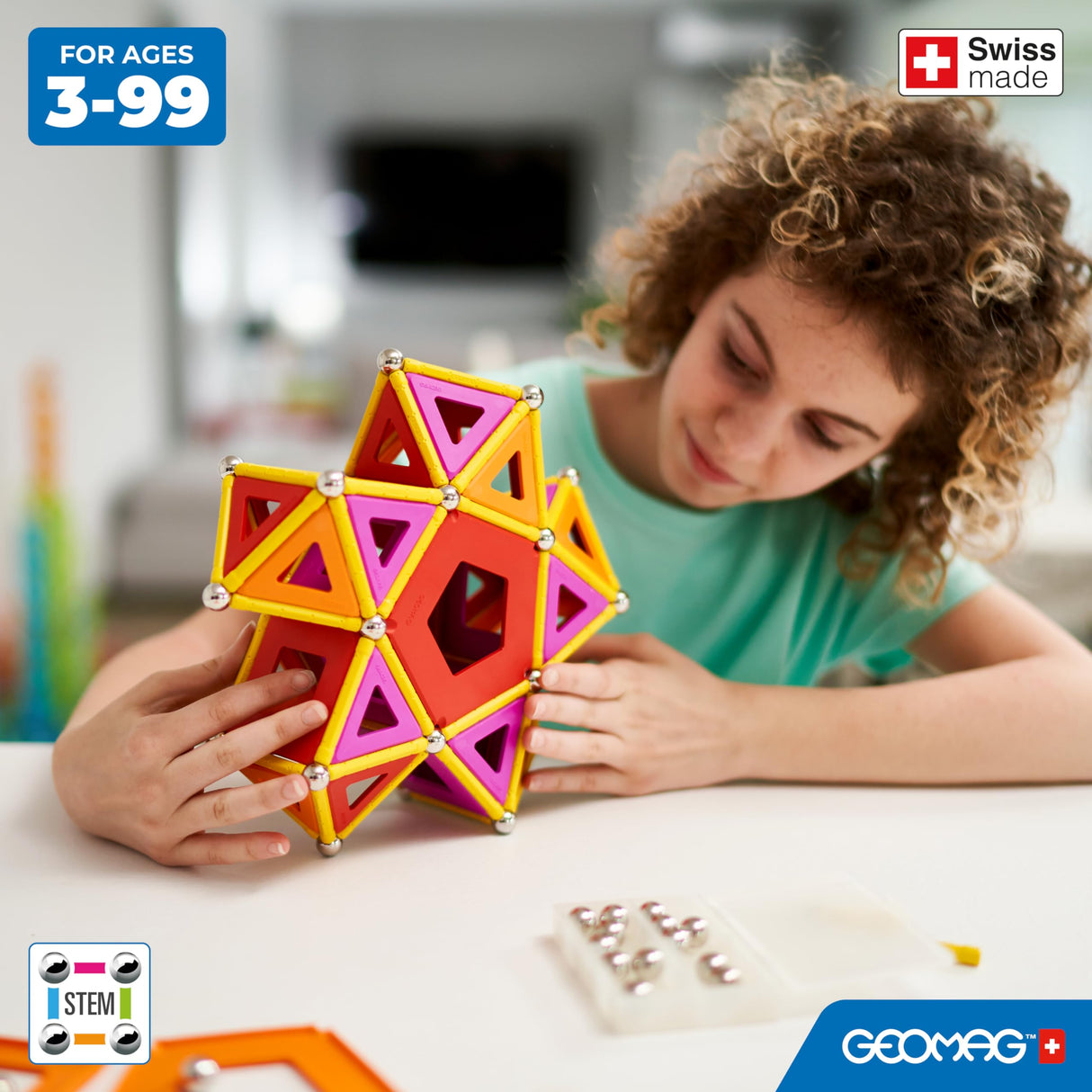 Geomag Classic Masterbox, Juego de Bloques de Construcción Magnéticos para Niños, Juguete Magnético, Colección Verde de Plástico 100% Reciclado, Edad 3-99 Años, 388 Piezas