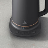 Electrolux 910 003 582 E7K16BP Hervidores, Acero inoxidable, 1.7 liters, Negro, Cobre