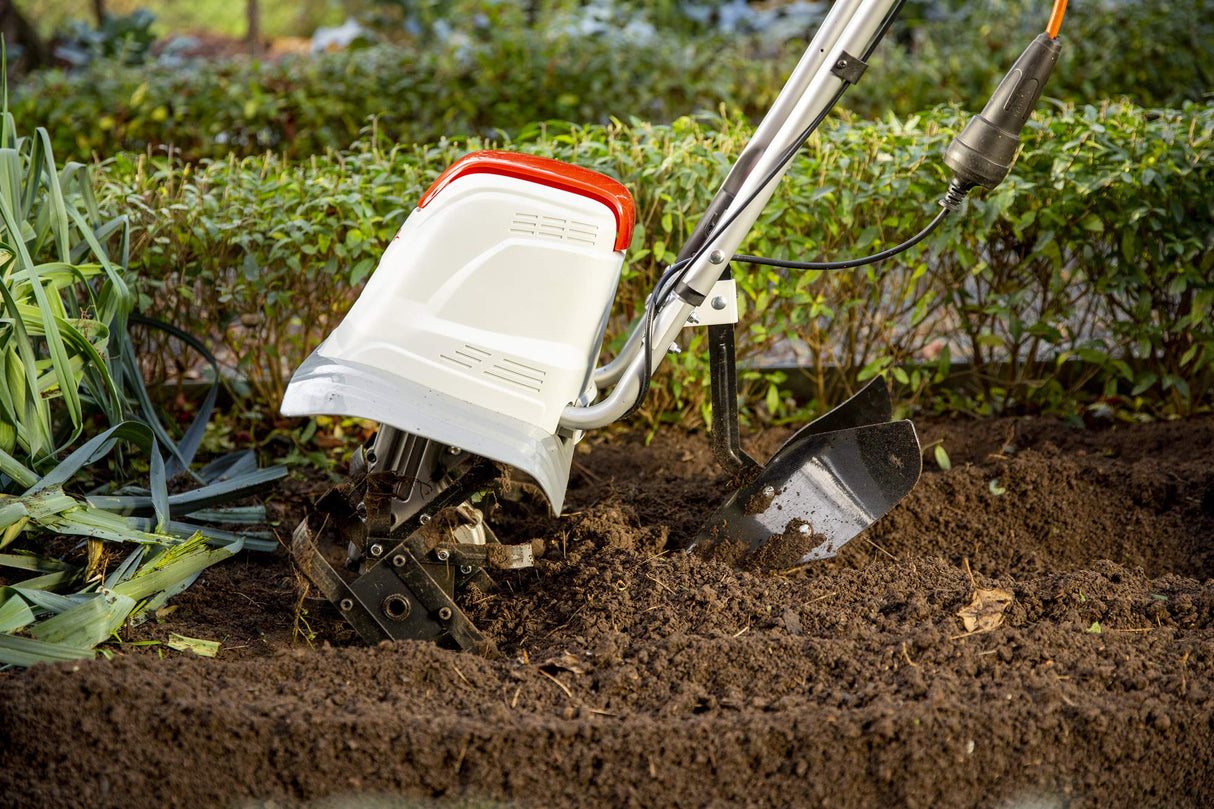 IKRA motoazada eléctrica motocultor cultivador Fem 1500, Ancho útil 17-45cm, Profundidad 23cm, Incluye extirpador Manual