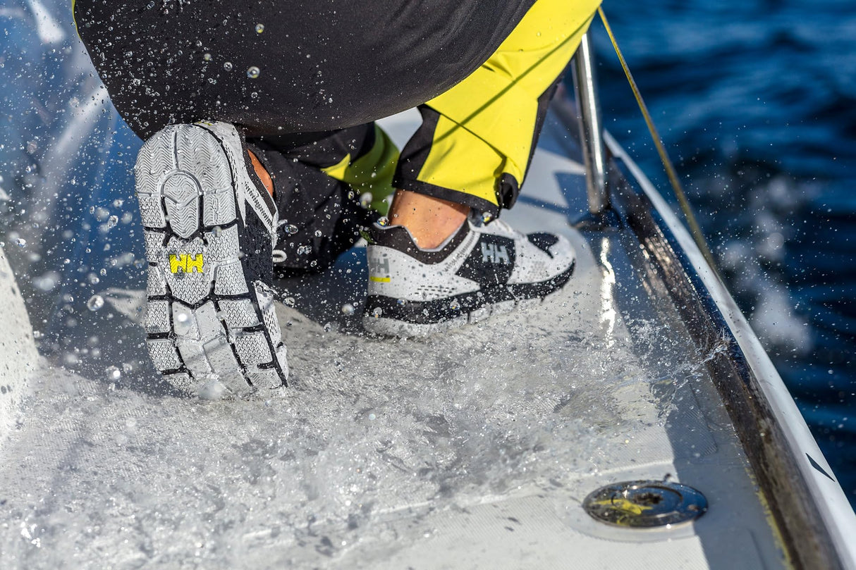 Helly Hansen Hombre Zapatos de Vela Skagen F-1 Offshore, Ébano Fantasma, 40