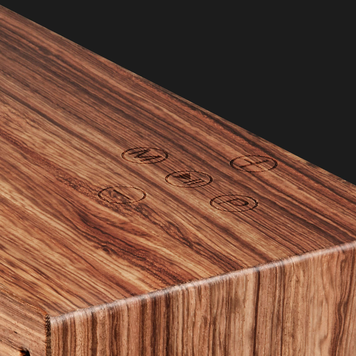 RÖTH & MYERS Bosk Speaker HiFi - Altavoz WiFi/Bluetooth. Altavoz de estantería. Diseño Único en Madera de Zebrano 100% Natural, Multiroom y Multichannel. Spotify, Airplay, DLNA, Óptica, 70W,