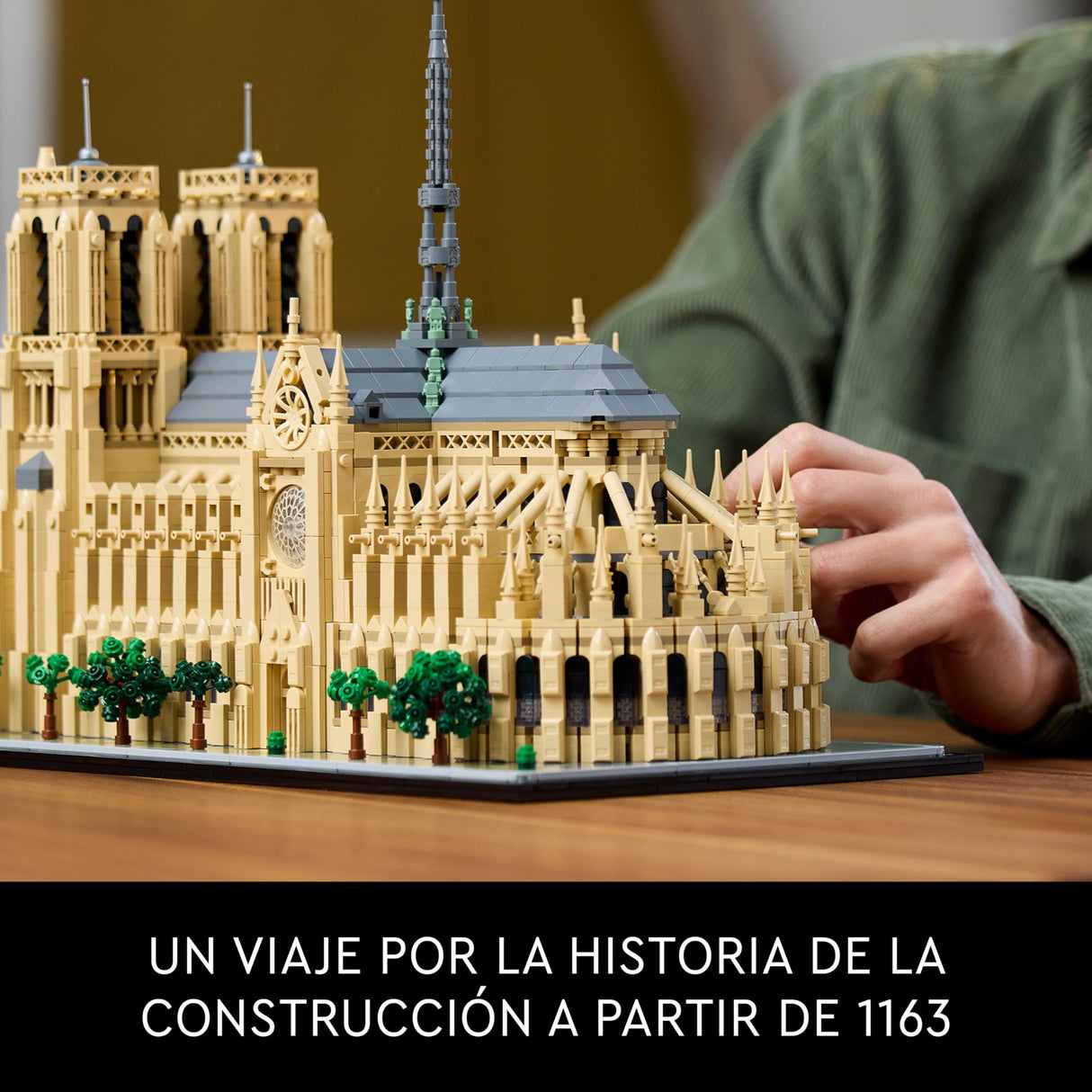 LEGO Architecture Notre Dame de París Maquetas para Construir para Adultos, Set de Arquitectura de Catedral, Recuerdo de Historia de Francia, Regalo para Hombres, Mujeres, Padres y Madres 21061