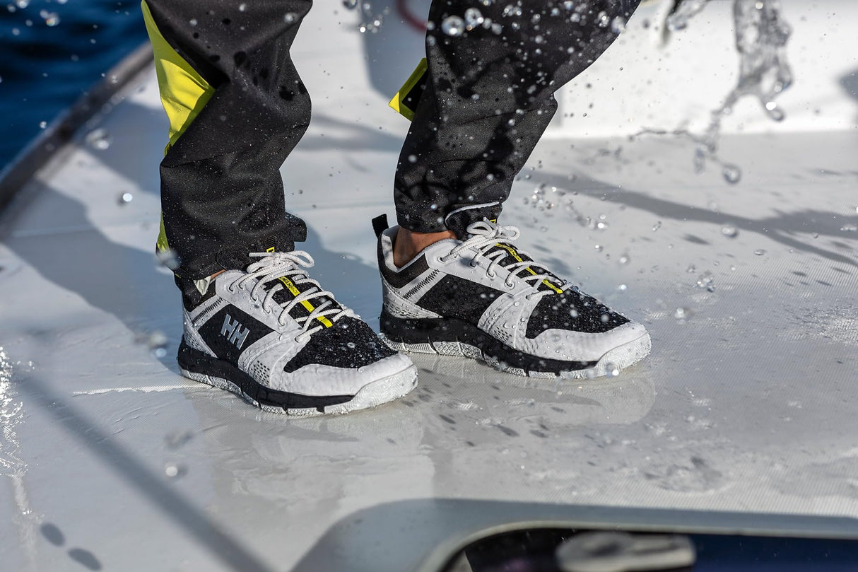Helly Hansen Hombre Zapatos de Vela Skagen F-1 Offshore, Ébano Fantasma, 40