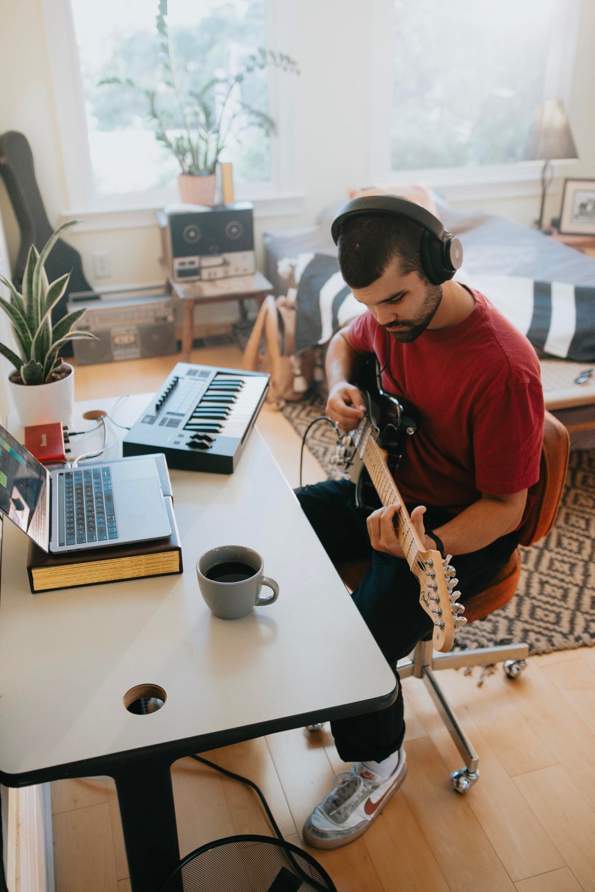 ADAM Audio Auriculares de Estudio Cerrados H200 con Software de optimización y espacialización Incluido