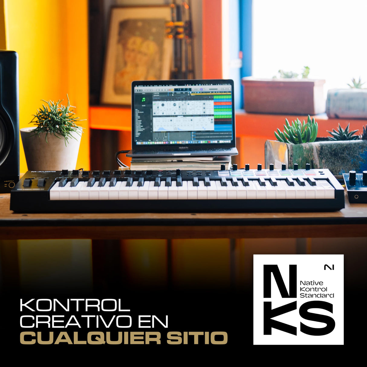 M-Audio Oxygen Pro 49 - teclado controlador MIDI USB con 49 teclas, beat pads, perillas asignables de MIDI, botones y faders, más pack de sonidos de Native Instruments (integración de NKS)