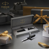 Parker Sonnet - Pluma estilográfica (lacada en negro, con adorno dorado y plumín de punto fino, en estuche)