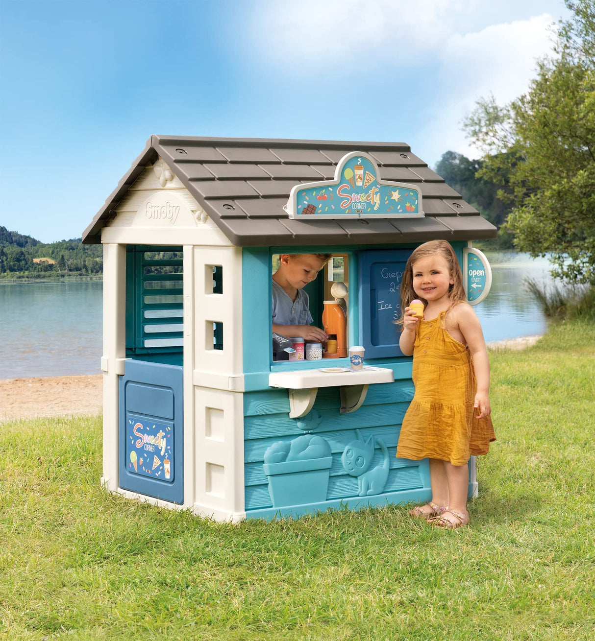 Smoby-Casita Sweety Corner, Puesto de Dulces para Llevar, con Dos Zonas de Juego y Múltiples Accesorios, Estructura Sólida y Resistente,Tratamiento Anti-UV, Adecuado a Partir de 2 Años-105x110 x127cm