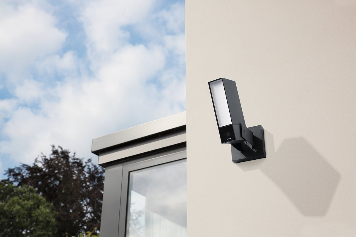 Netatmo Presence - Cámara de seguridad para exteriores con reconocimiento de personas, animales y coches - Aluminio negro, negro, Presence (Manual en inglés únicamente)