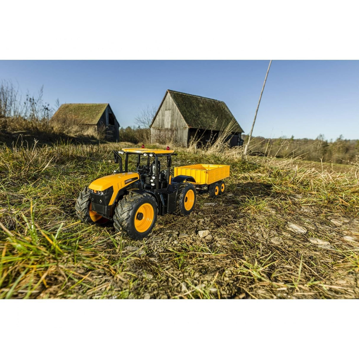 Carson 500907654 1:16 RC Tractor JCB con Remolque 2.4G 100% RTR - Vehículo de Control Remoto, Tractor con Funciones Luz y Sonido