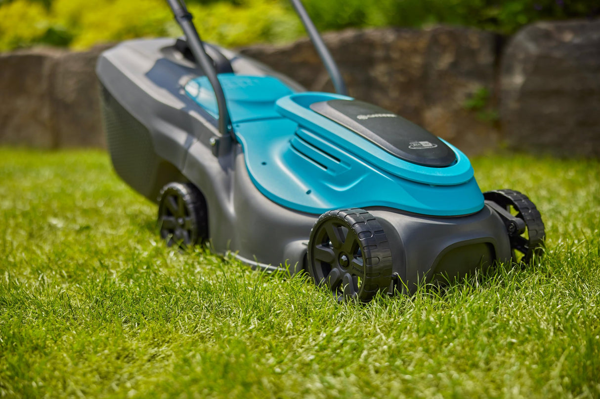 Gardena EasyMax 32/18V Cortacésped de Rendimiento Listo para Usar con batería P4A