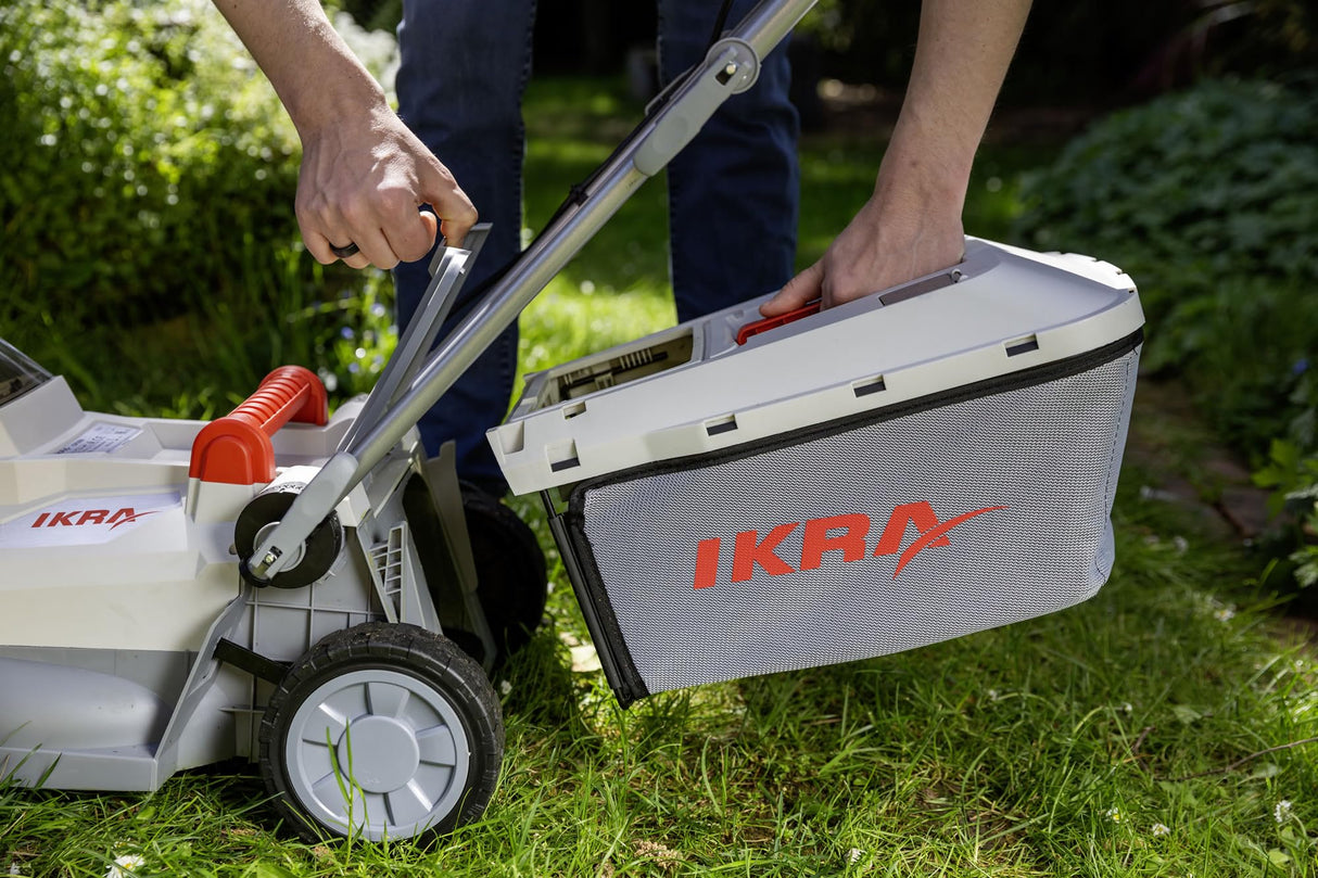 IKRA cortacésped Mulching ICM 2033 con 2X batería y Cargador, Ahorro de Espacio, Superficies de césped de hasta 150m²