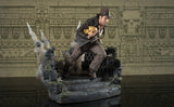 Estatua Indiana Jones HUYENDO con ÍDOLO 25CM