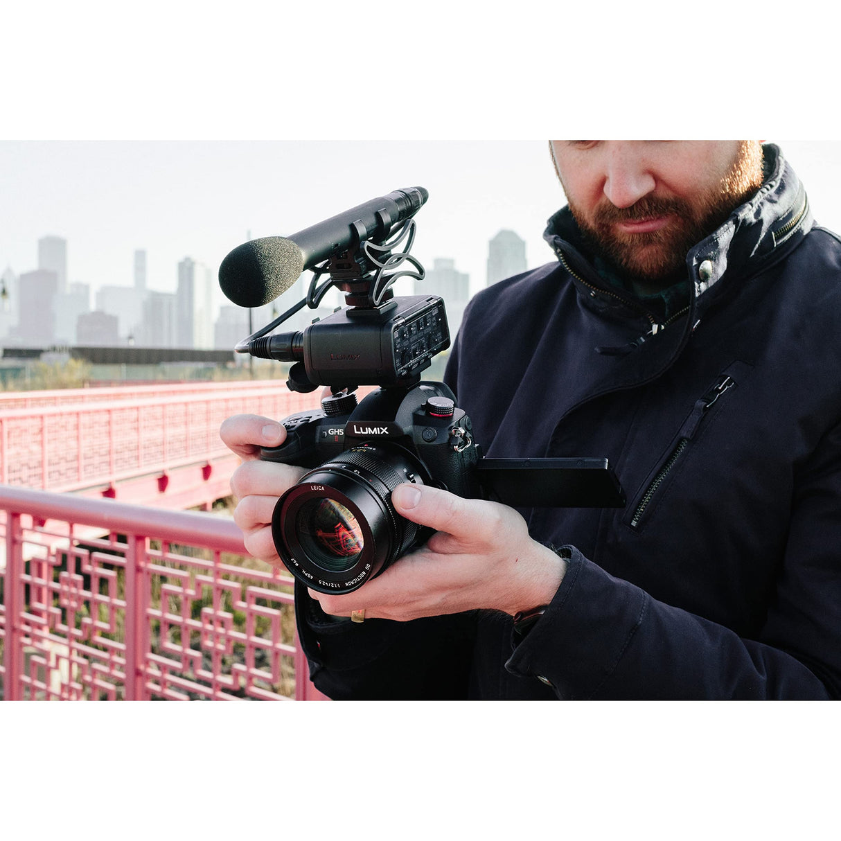 Panasonic Lumix DC-GH5M2LE - Cámara EVIL con objetivo LEICA 12-60 mm/F4 (20MP, 4K, doble estabilización, protección contra frío, polvo y dalpicaduras de agua), color negro
