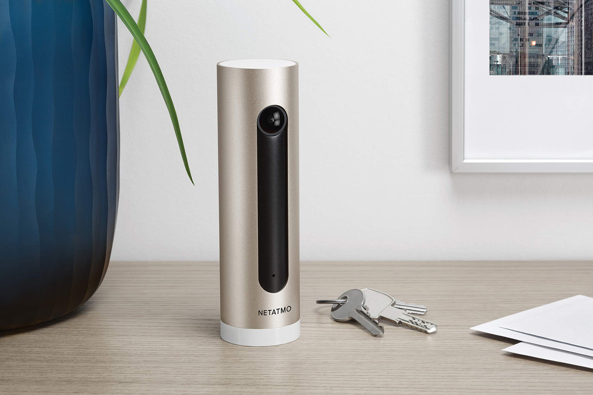 Netatmo Cámara de Vigilancia Interior con Soporte de Pared, WiFi, AI Reconocimiento Facial, Detección de Movimientos, Transmisión en Vivo, Visión Nocturna, FHD 1080p, Sin Costo Adicional, NSC-AMZ