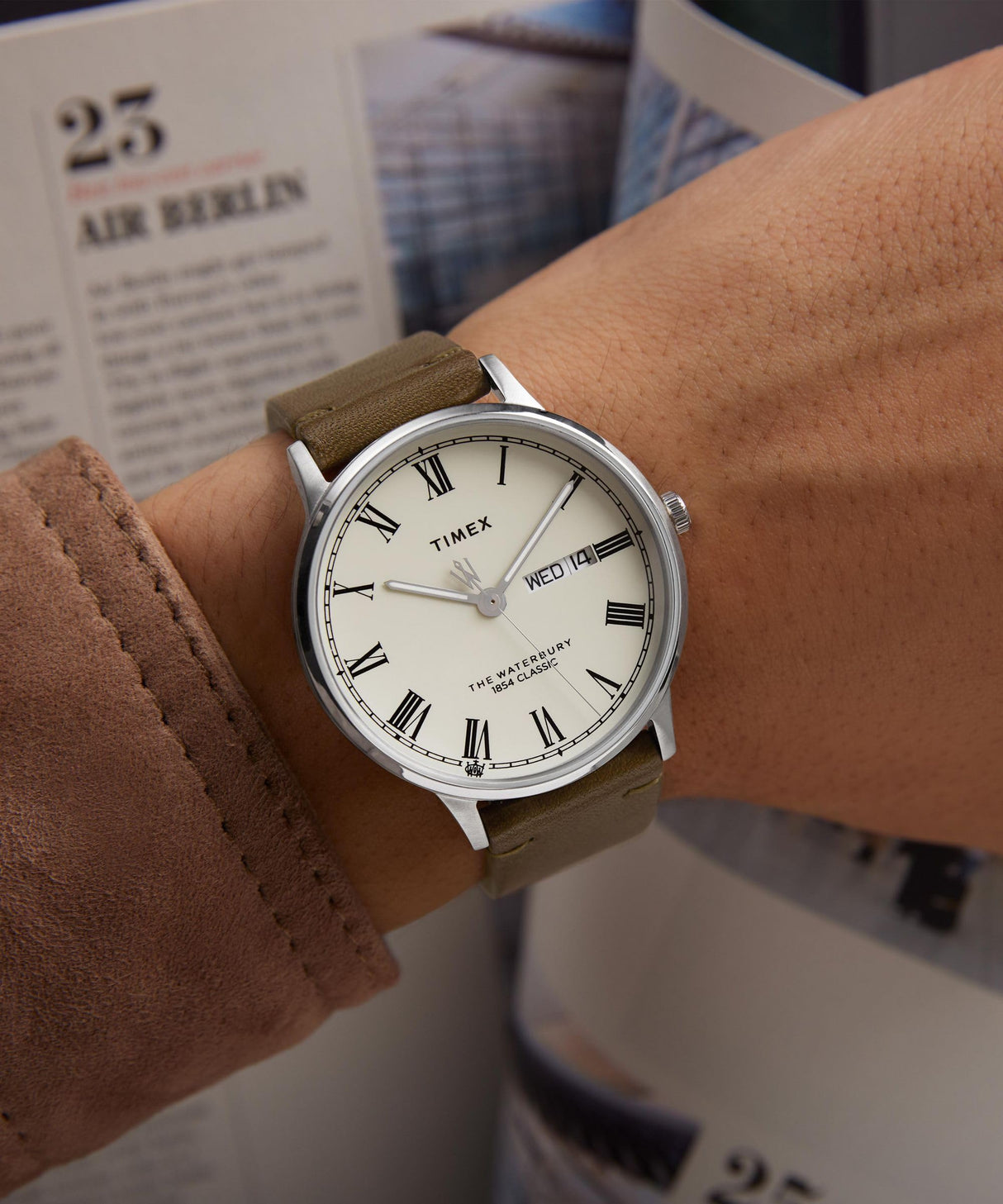 Timex Waterbury - Reloj de 40 mm para hombre, correa de cuero marrón, esfera color crema, caja de acero inoxidable TW2W50600