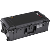 PELI 1615 Air - Carrito ligero impermeable para equipo de cámara, resistente al agua y al polvo, 71 L, fabricado en Estados Unidos, con sistema de división TrekPak (ajustable), color negro