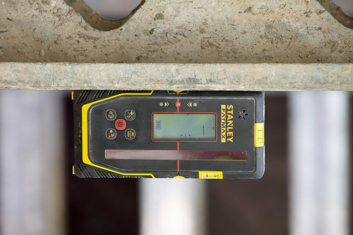 Stanley FatMax - Receptor láser rotativo (para láser rojo, gran área de trabajo: Ø 600 m, radio 300 m, 2 niveles de precisión, ventana de receptor extragrande), color negro y amarillo