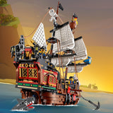 LEGO Creator 3-en-1 Barco Pirata, Isla Calavera o Taberna, Juego Creativo de Construcción con Tiburón de Juguete y Mini Figuras, Regalo para Niños y Niñas de 9 Años o Más 31109