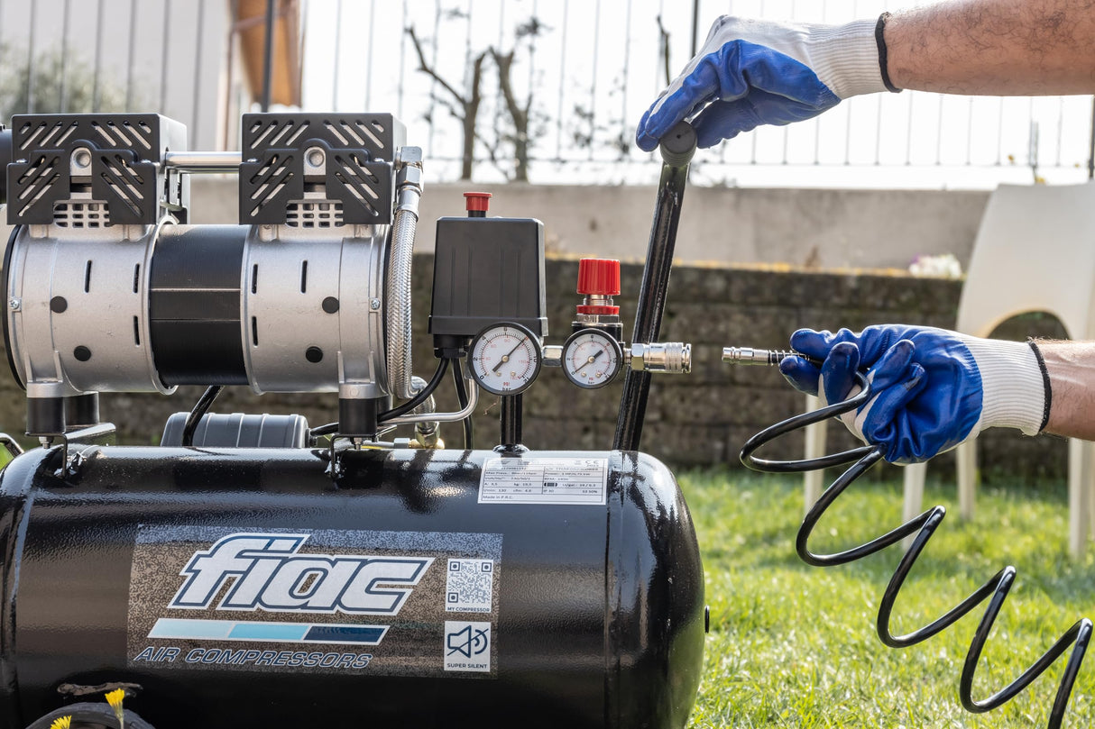 FIAC Compresor de Aire Móvil Silencioso SUPERSILENT 24, Sin Aceite, Presión Máxima 8 Bar, 1 Hp, Tanque de 24 Litros, Nivel sonoro 58 dB LpA