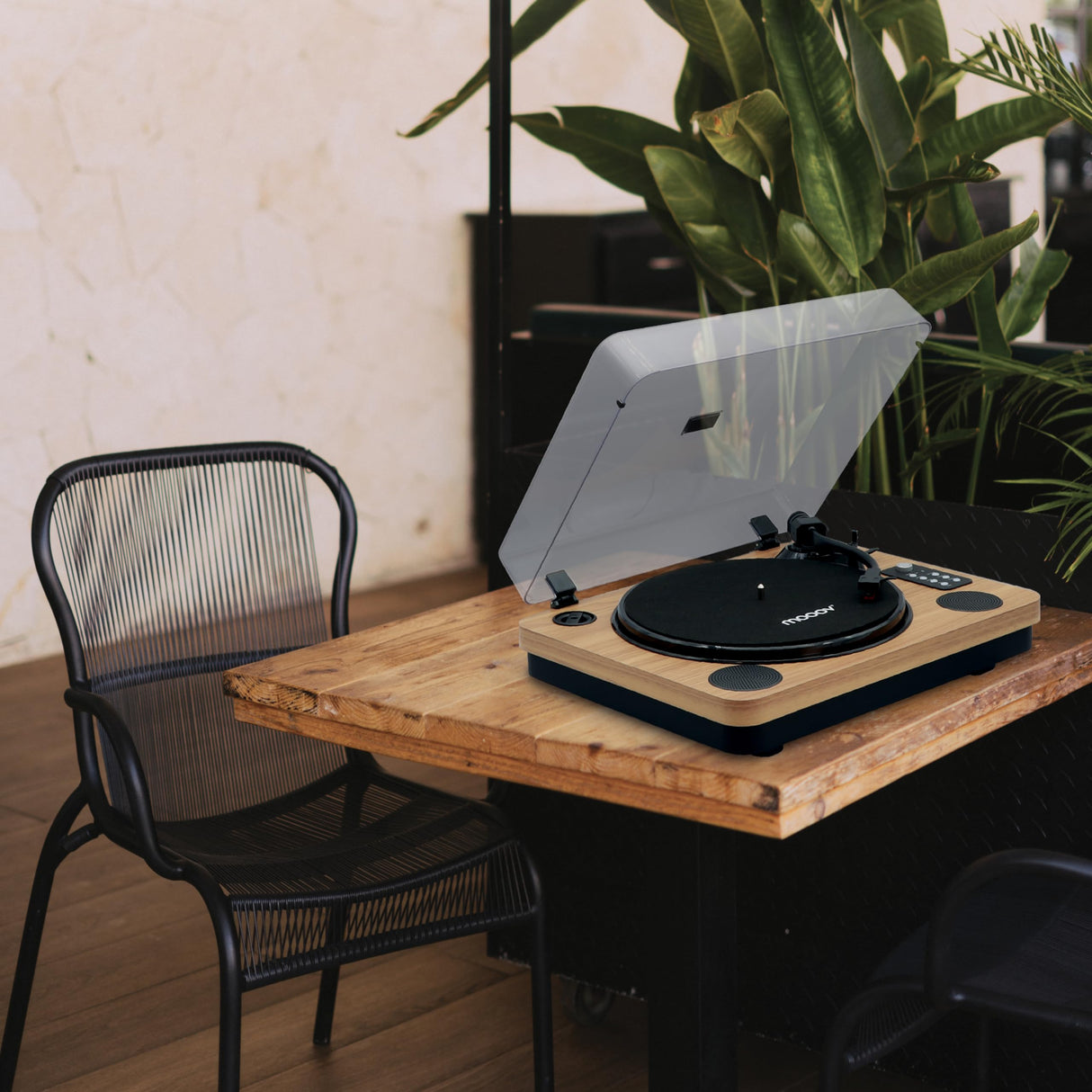 Mooov 477361 - Tocadiscos de Vinilo Bluetooth, 3 velocidades, Altavoces estéreo, Potencia 15W, Salida USB para convertir vinilos a Formato Digital, Salida RCA, Acabado en Madera Natural