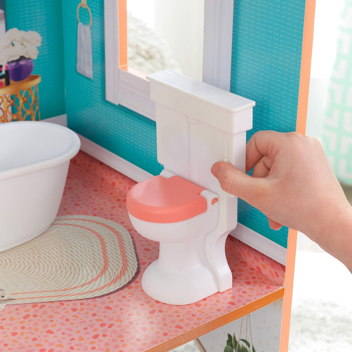 KidKraft Casa de muñecas de madera Camila con muebles y accesorios, Casita de juguete con gato, ascensor y piscina para muñecas de 30 cm, juguetes niños y niñas desde 3años (65986) Exclusivo en Amazon