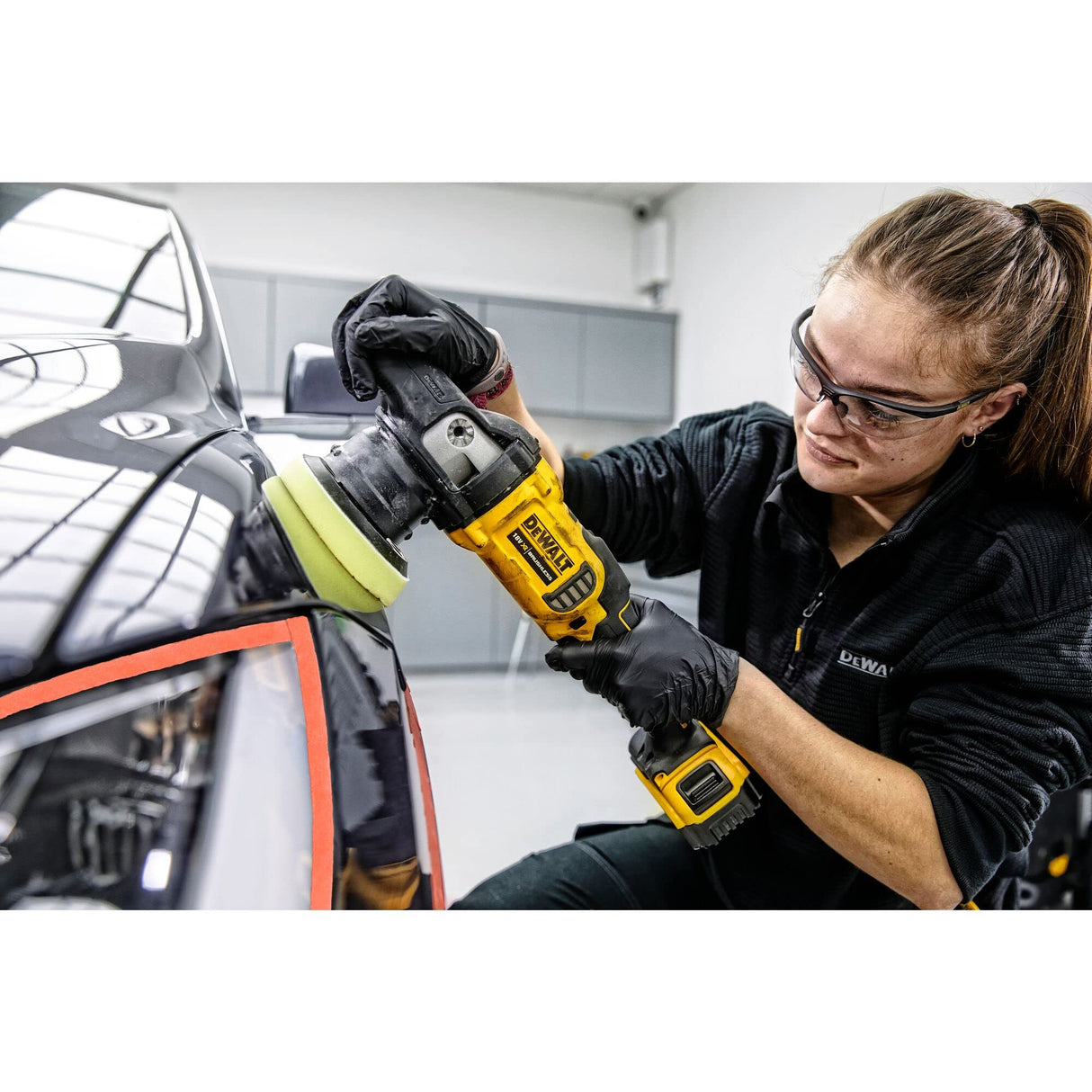 DeWalt DCM848P2-QW - Pulidora de doble acción XR 18 V 5 Ah Li-ion sin escobillas, 2 baterías, color amarillo