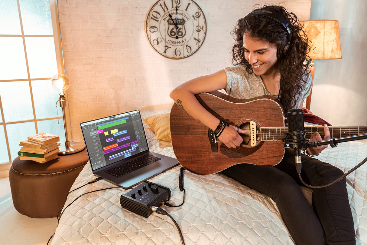AXE I/O ONE de IK Multimedia, interfaz de audio USB compacta con diseño de tono de guitarra avanzado Z-TONE. Conector USB-C. Viene con TONEX SE y AmpliTube 5 SE