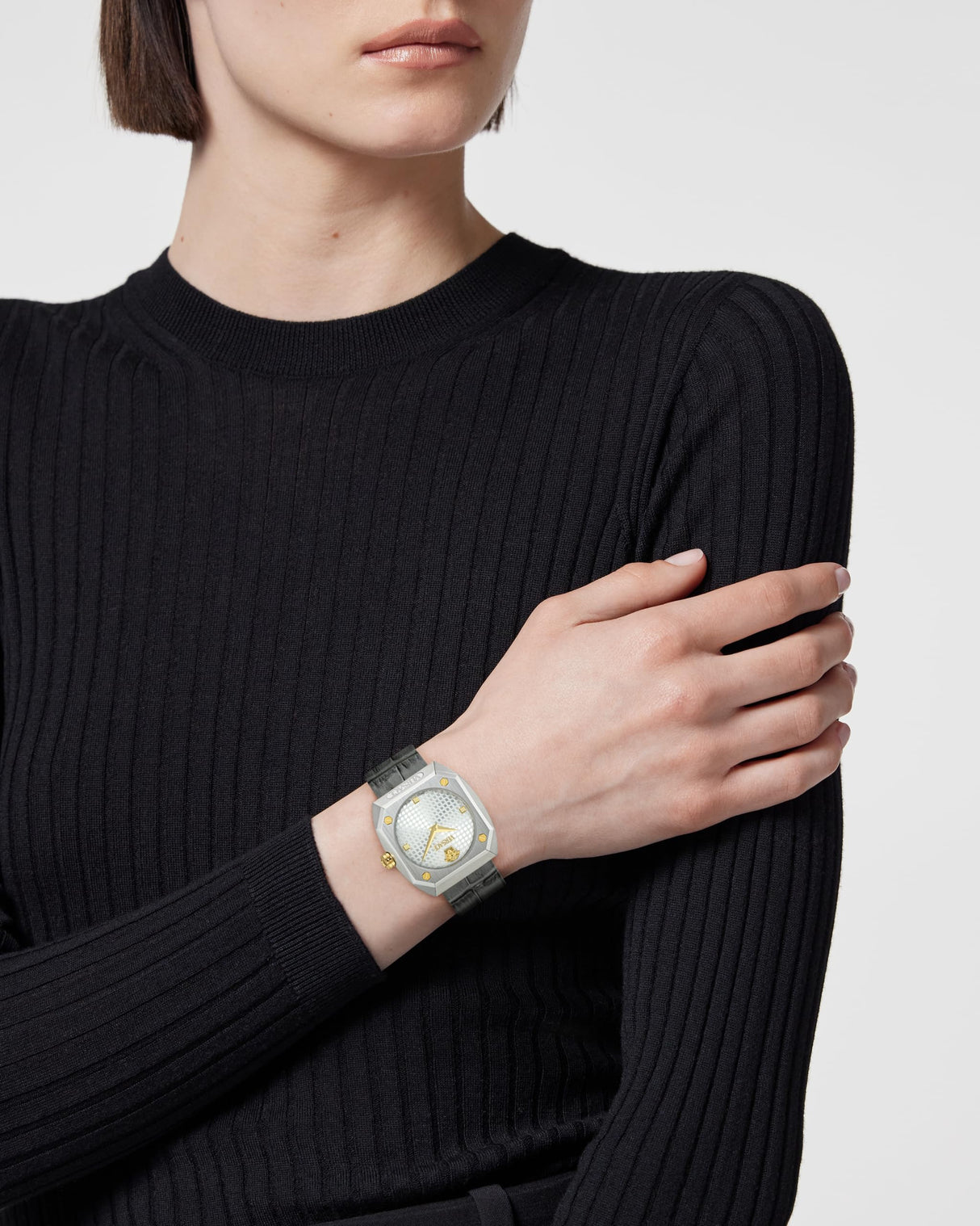 Versace Reloj Analógico para Mujer'S de Cuarzo Suizo con Correa en Cuero VE9E00124