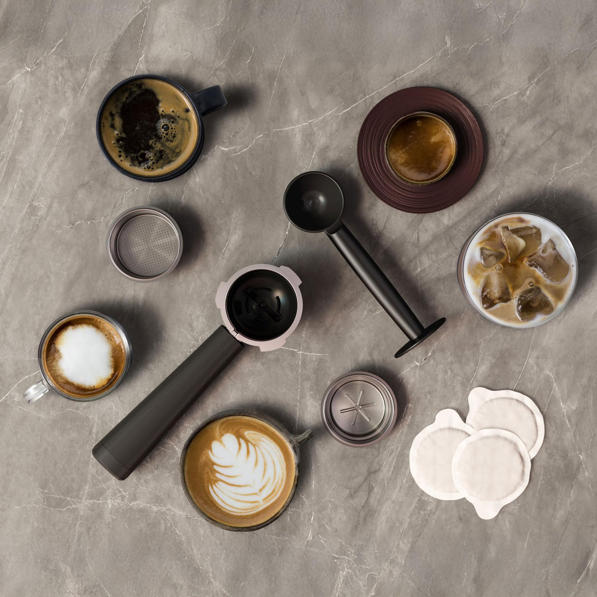 AEG Cafetera Espresso Compacta EC6-1-6ST, 15 Bares, Café Molido y Monodosis, Pantalla Táctil, Espumador de Leche, Depósito 1L, Apagado Automático, Inox