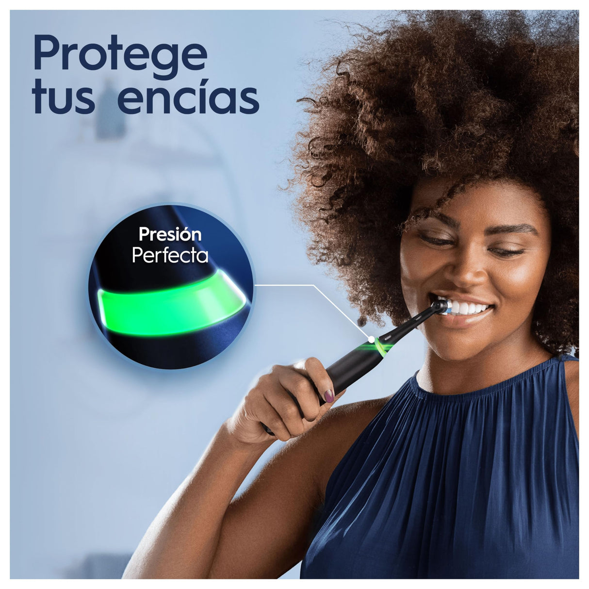 Oral-B iO 5N Cepillos de Dientes Eléctricos (Pack de 2) con Mango Recargable, 2 Cabezales y Estuche de Viaje con Cargador, Diseñado por Braun - Negro y Blanco