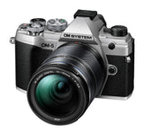 OM SYSTEM OM-5 Cámara con Sistema Micro Four Thirds con Objetivo M.Zuiko Digital 14-150mm F4-5.6 II, Sensor Live Mos de 20 MP, Estabilización de Imagen Mejorada de 5 Ejes, IP53, Plata/Negro