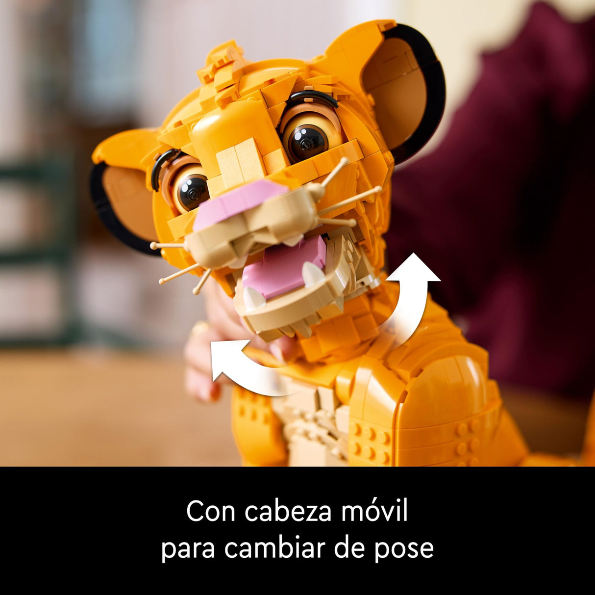 LEGO | Disney El Rey León: Simba Joven Maqueta para Adultos, Regalo para Mujeres y Hombres, Figura de Animal Coleccionable, Actividad Creativa, Decoración para el Hogar y Oficina 43247