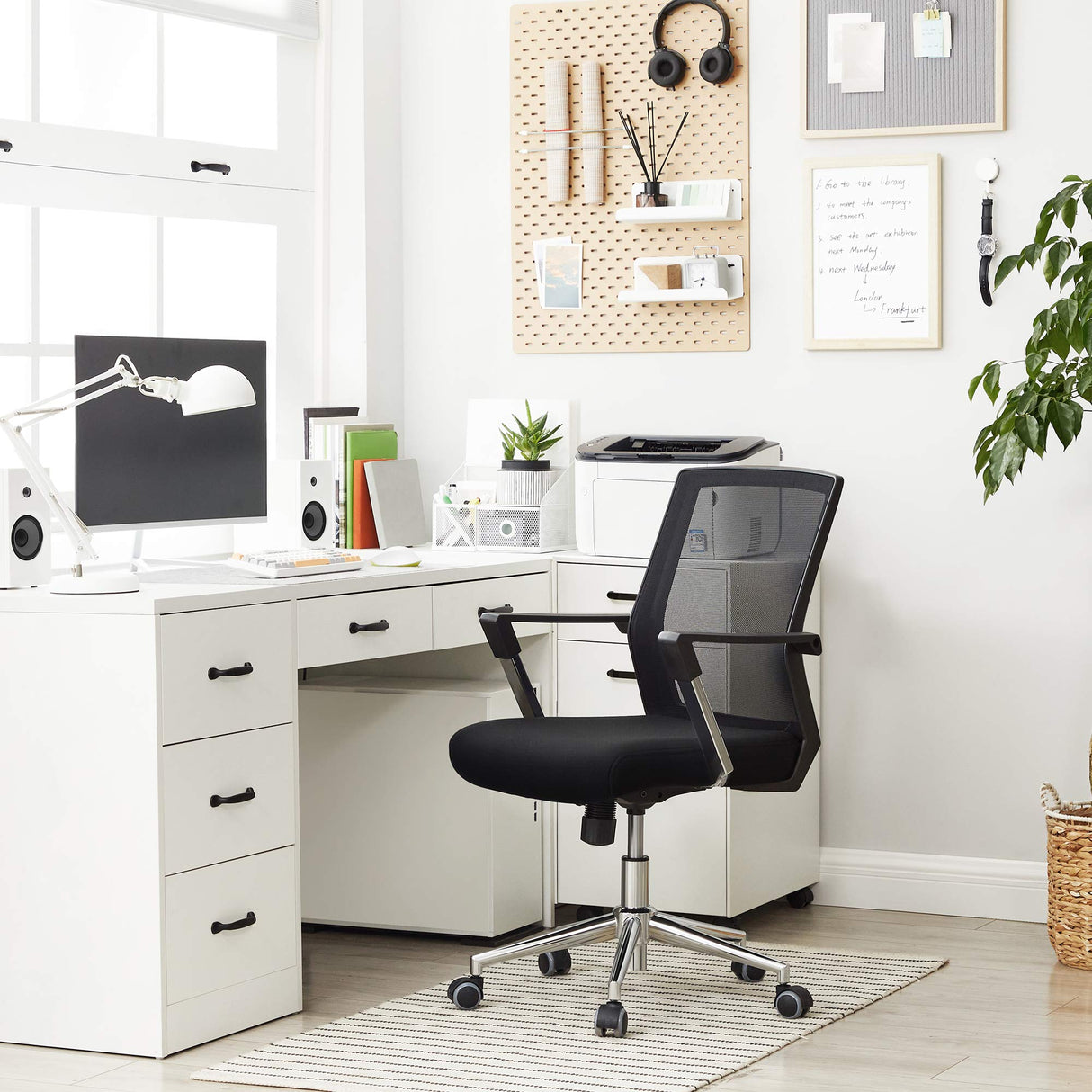 SONGMICS Silla giratoria de oficina, Silla de escritorio de malla Altura ajustable, Negro OBN83B