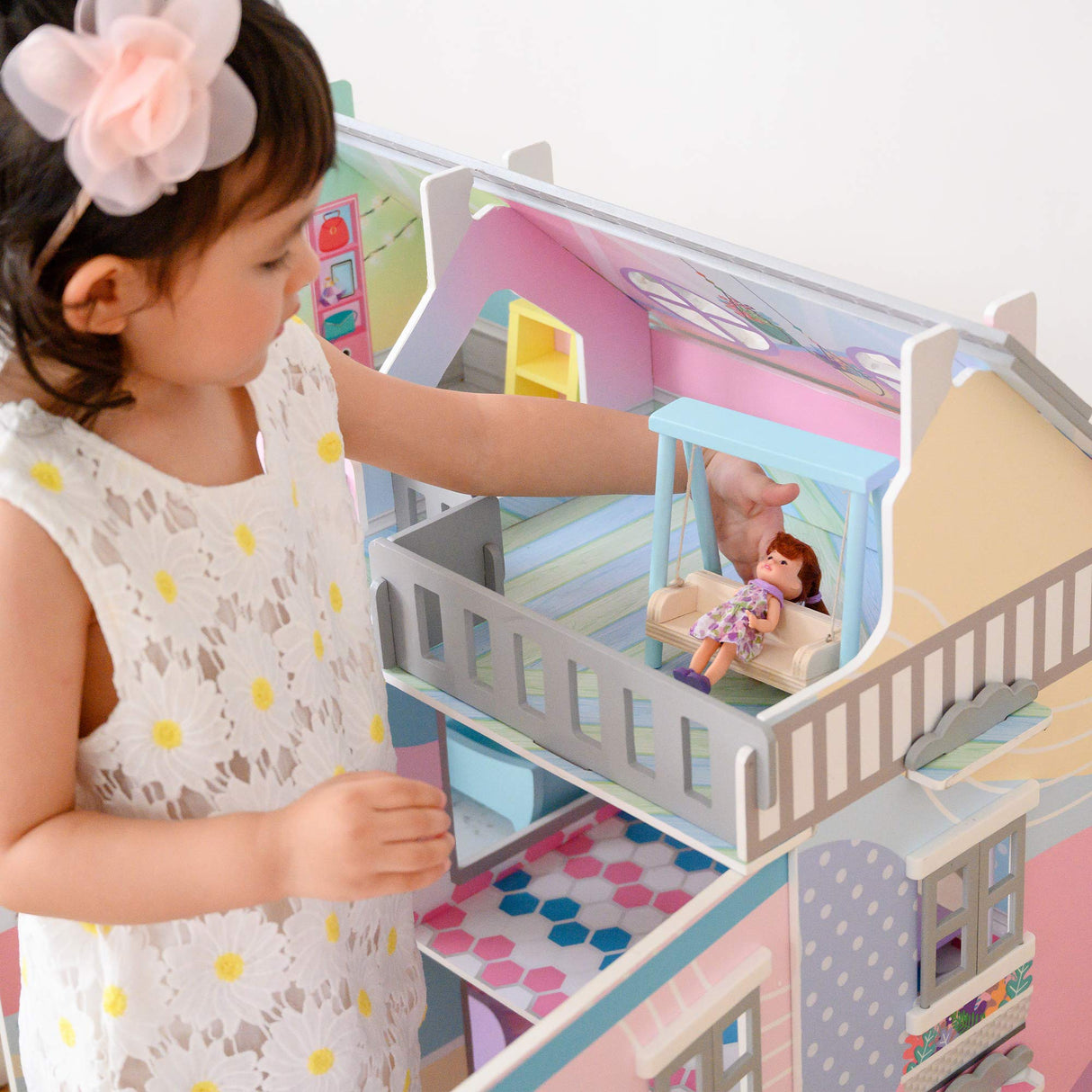 Olivia's Little World Teamson Kids Casa De Muñecas De Madera, Muñecas De 3,5" & 11 Accesorios TD-13361A