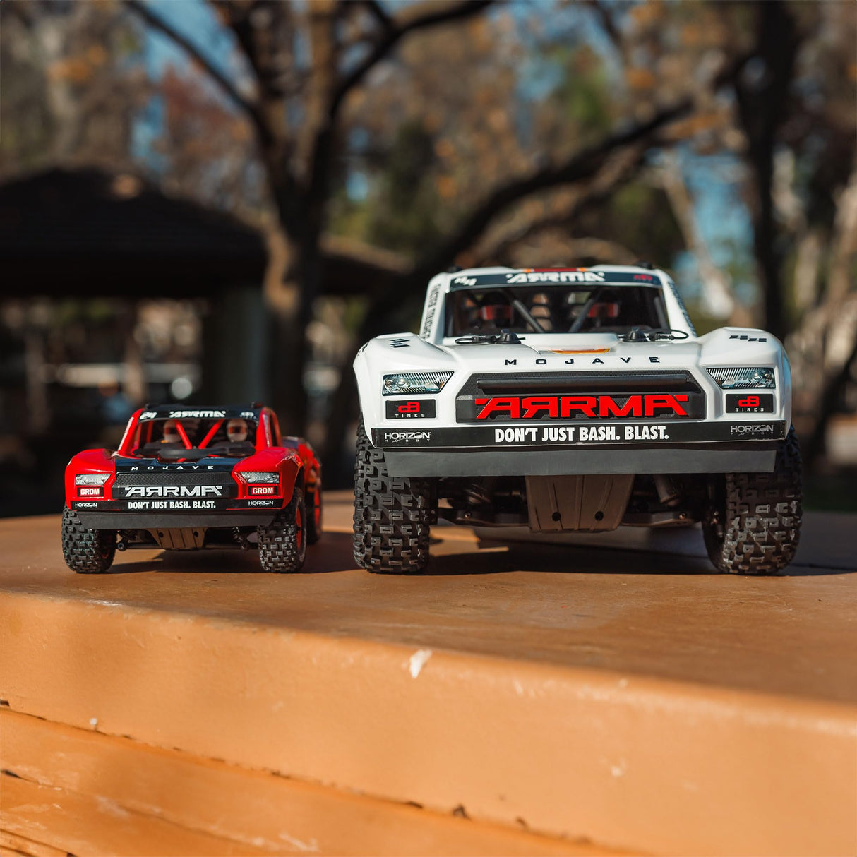 ARRMA- Mojave Grom Coche controlado por Radio, Color Rojo, 1/18 (Horizon Hobby ARA2104T1)