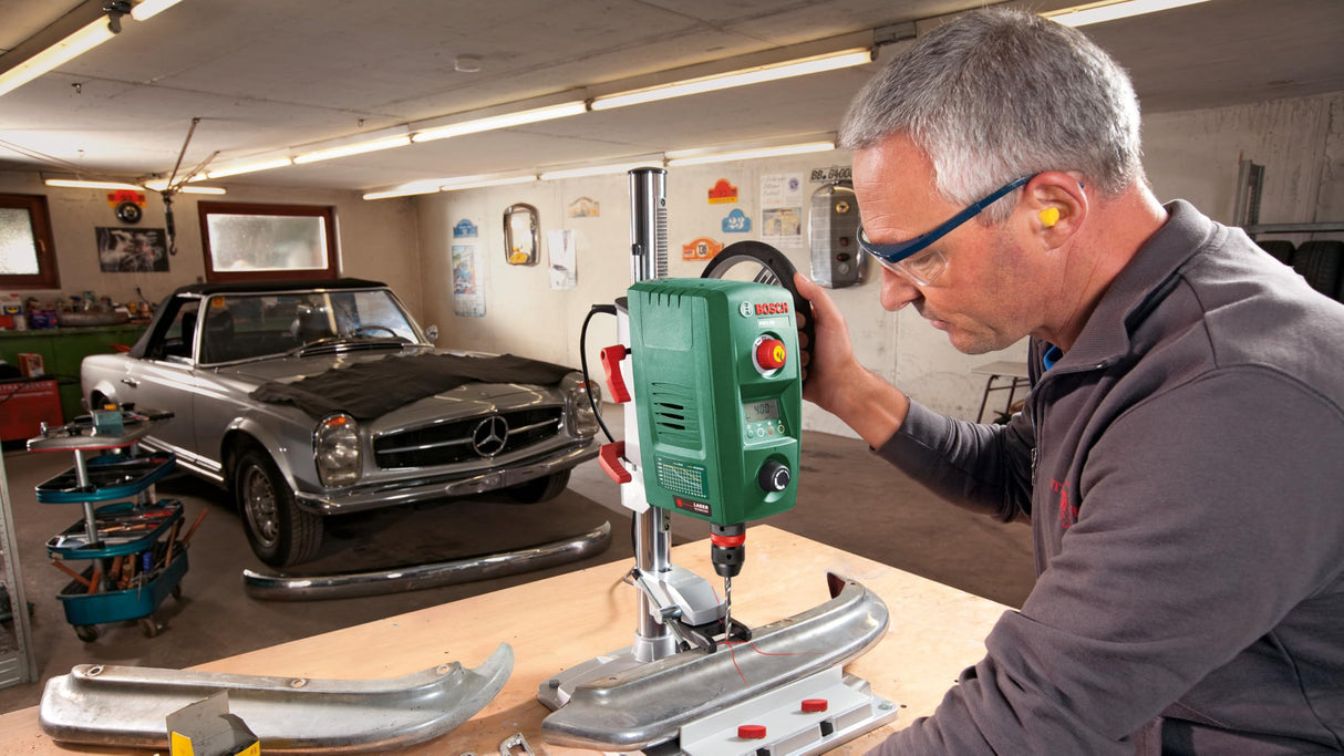 Bosch taladro de columna PBD 40 (710 W, Ø máx. de perforación en acero/madera: 13 mm/40 mm, carrera de taladro: 90 mm, en caja)