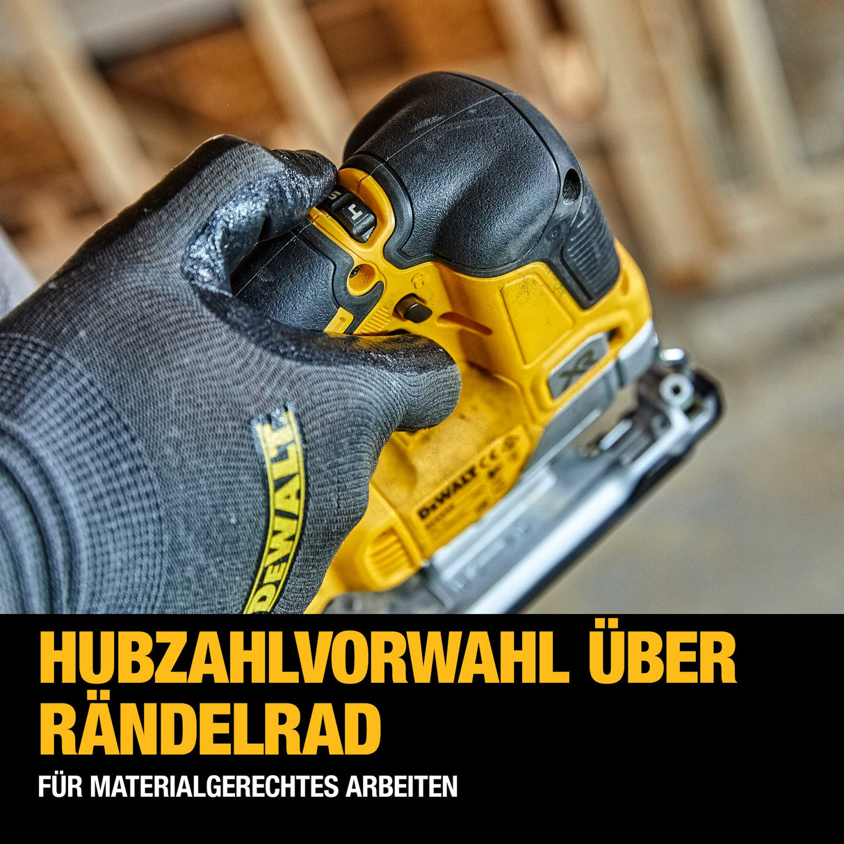 DEWALT Sierra de Calar XR 18V Sin Escobillas, 0-3200 cpm, Corte Bisel 45°, Profundidad en Madera 135mm, Metal 25mm, Acero 10mm, Incluye Maletín TSTAK II - DCS334NT-XJ