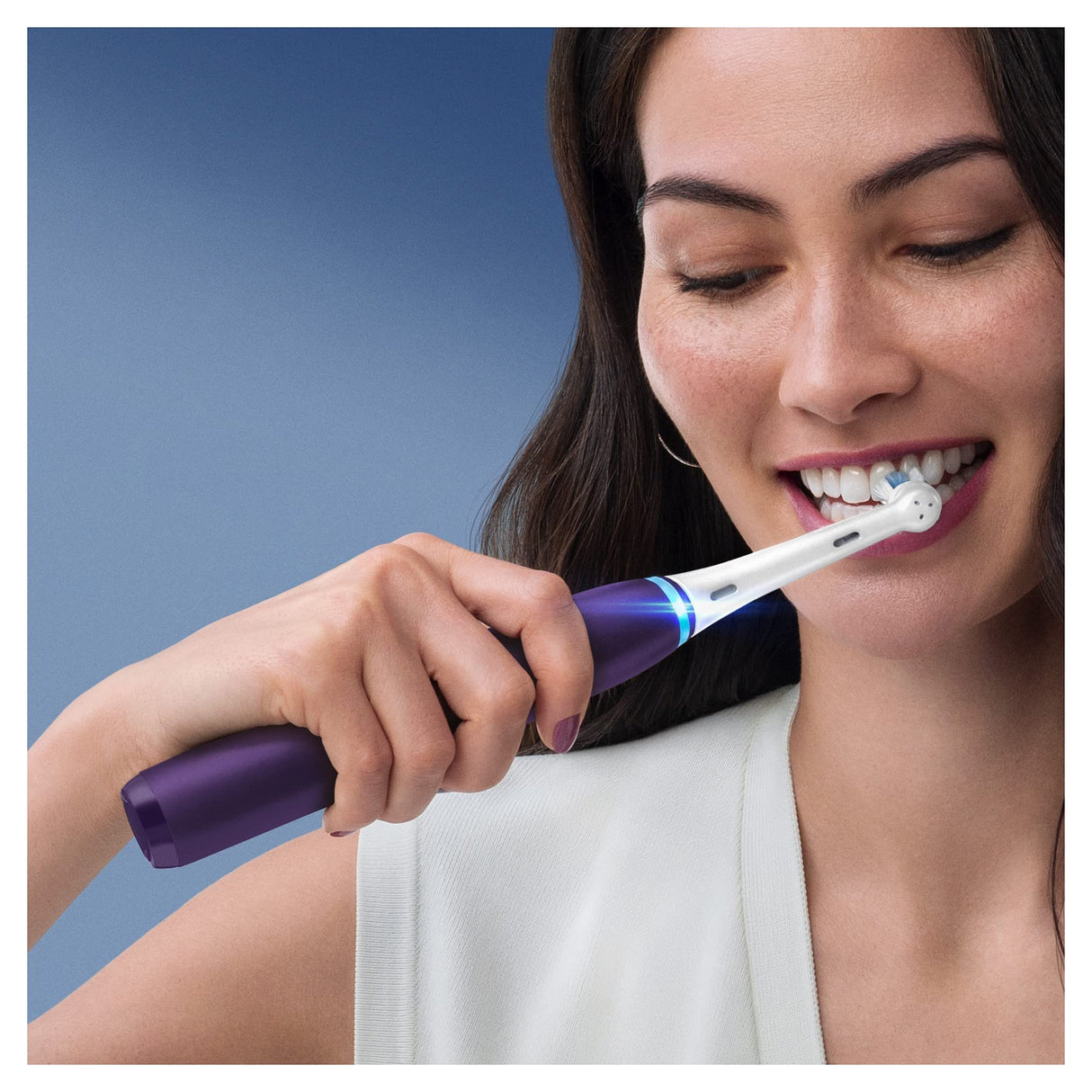 Oral-B iO Series 8 cepillo de dientes eléctrico recargable con 1 mango de inteligencia artificial, 1 cepillo y 1 funda de viaje premium