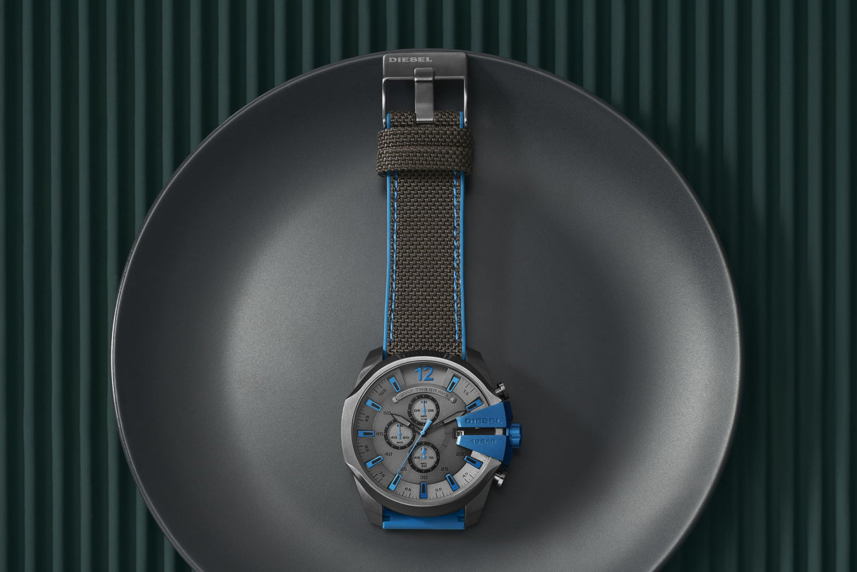 Diesel Reloj para Hombre Mega Chief Nailon Gris y Negro con cronógrafo DZ4500