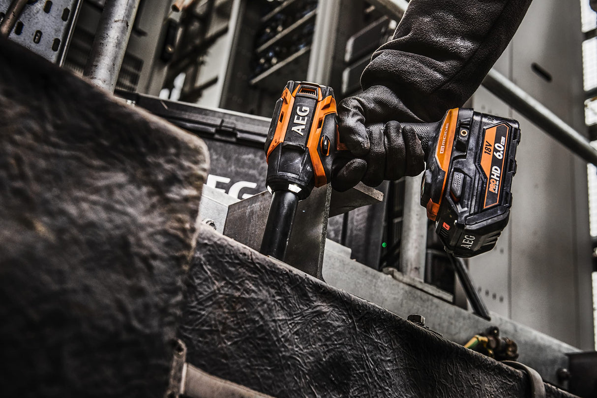 AEG - Llave de Impacto 18V Compacta PRO18V Brushless (Sin Batería) - 6 Modos - Par 300 Nm - Aplicaciones Apriete y Afloje Automóviles y Trabajos Estructurales Medianos - BSS18C12ZB6-0