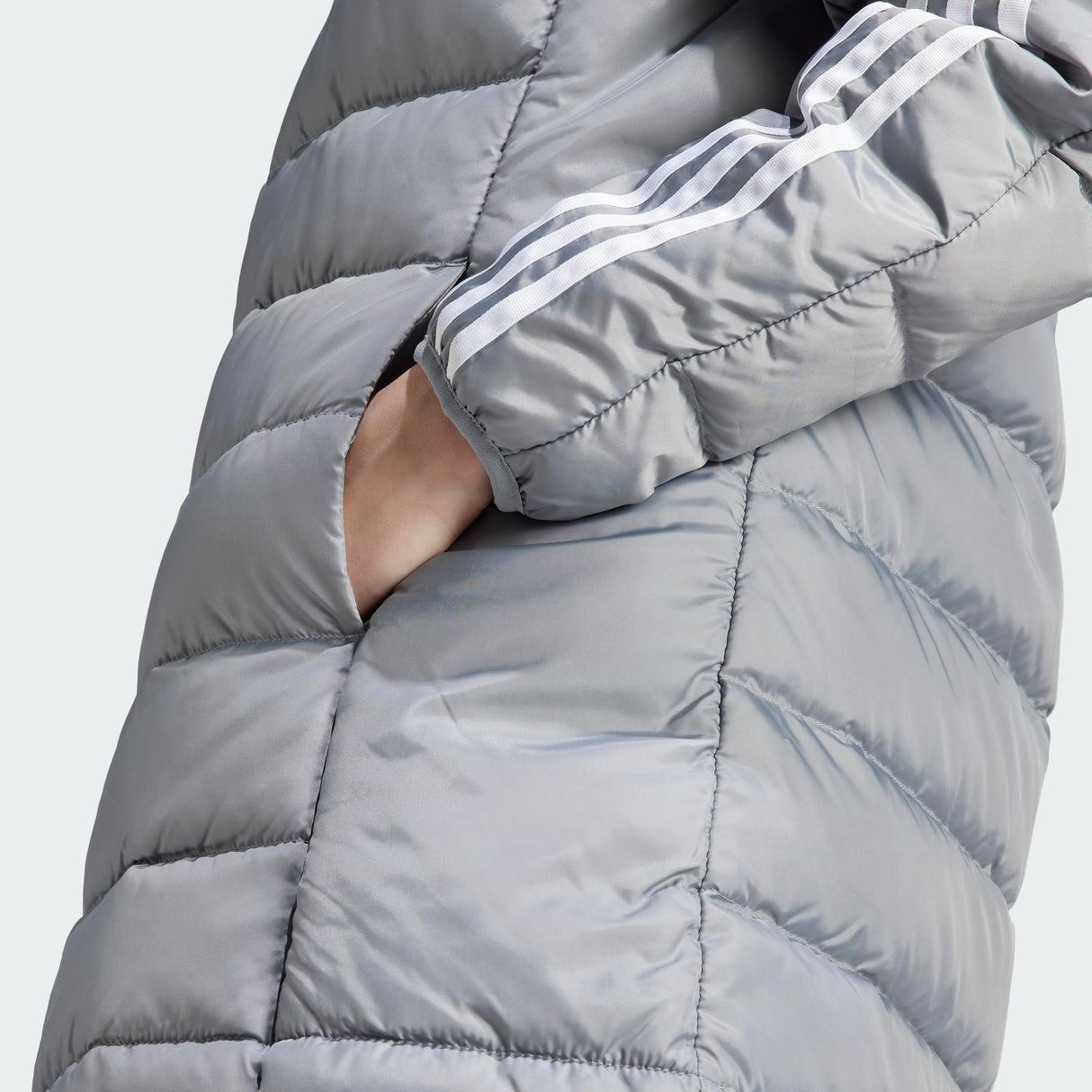 adidas Mujer Essentials 3-Stripes Light Down Hooded Parka, Grey, S
