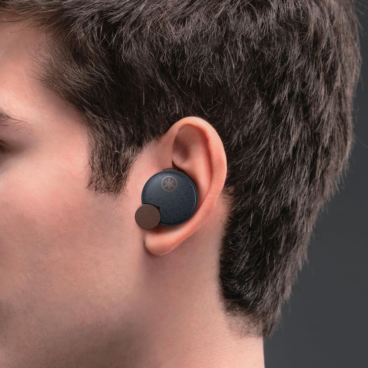 Yamaha TW-E7B - Auriculares in-Ear True inalámbricos Bluetooth con cancelación Activa del Ruido y Optimizador de oído, micrófono con diseño avanzado, Resistentes al Agua y al Sudor IPX5 – Azul Oscuro