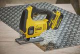 STANLEY FATMAX SFMCS600M2K-QW - SIERRA DE CALAR V20 LI-ION 18V CON 2 BATERÍAS 4Ah, CARGADOR Y MALETÍN
